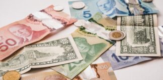Jakie kryteria należy uwzględnić przy ocenie pracowników i wypłacie premii?