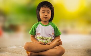 Czym różni się mediacja od negocjacji i arbitrażu?