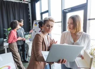 Jakie smycze reklamowe wybrać